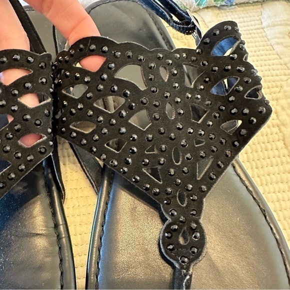 Cute black beaded flat sandals, gently used but good condition! Size 9 - Picture 3 of 5
